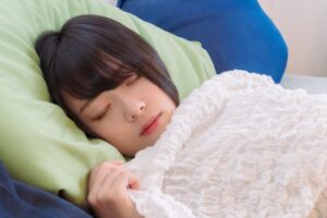 酵素風呂と睡眠の質、深部体温と眠気の関係性について。