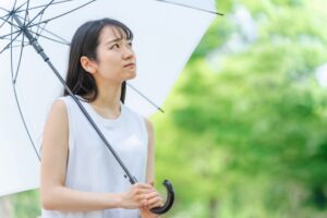 梅雨の時期と酵素風呂、梅雨に体調が悪くなる原因とは？