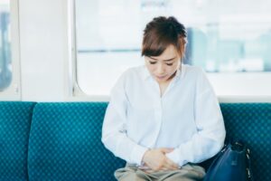 冷たい飲み物で腹痛に？それ、“腸のSOS”かも！バリア機能を整える3つの腸活習慣。