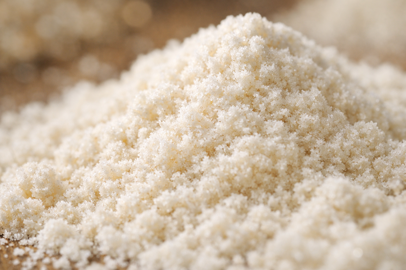 電気を使わず、自然のサイクルから生まれる「命の熱」