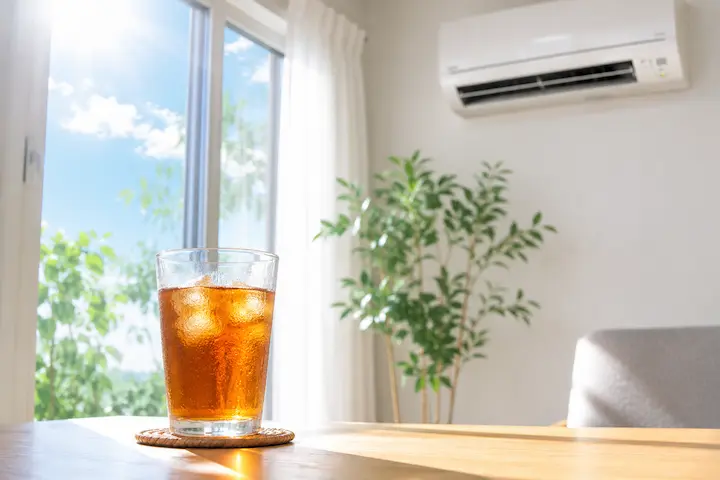 冷房と冷たい物の摂りすぎで、気づかないうちに溜まる「夏の冷え蓄積」